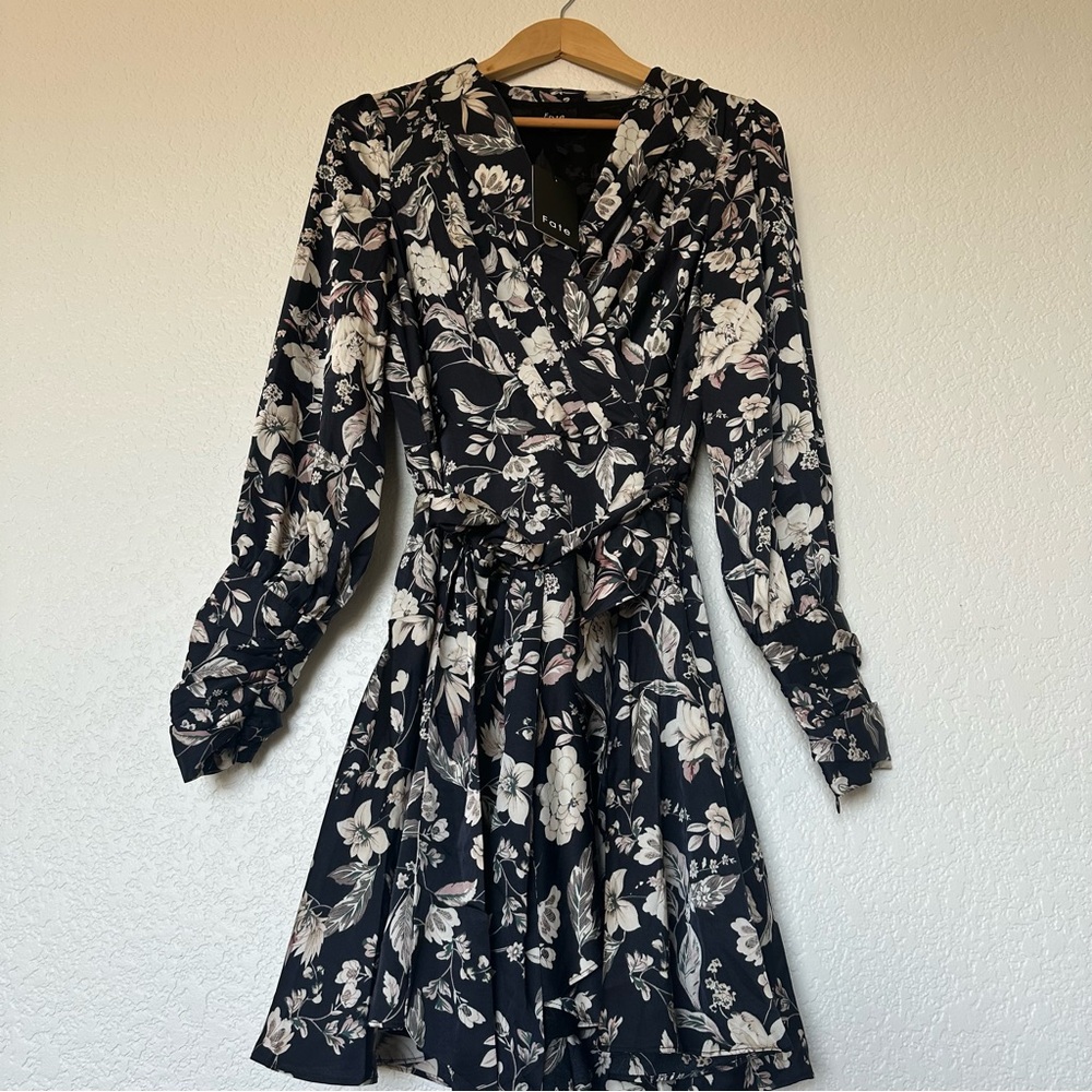 Fate NWT Navy Floral Dress